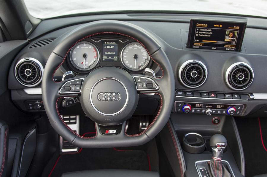 Торпедо Audi S3 Cabriolet (8V) 2014 года  (WW) (фото 23 из 34)